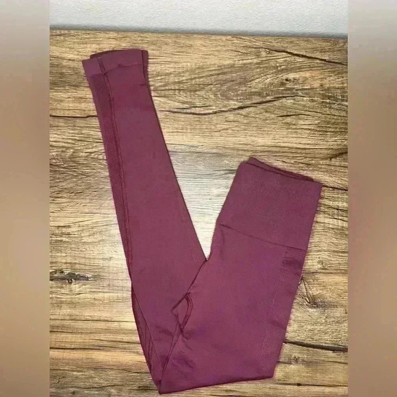 Lululemon Zone In Tight Size 4 - Picture 4 of 4